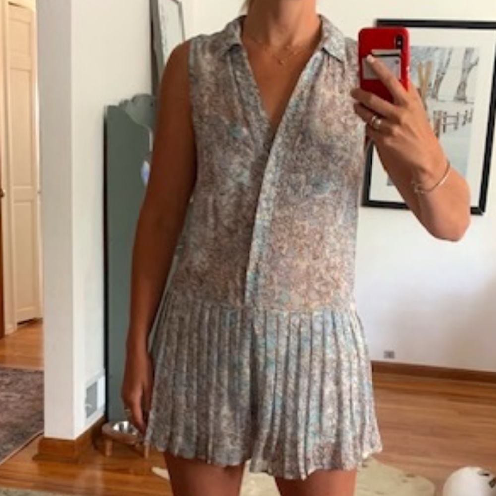 Joie Floral Sleeveless Pleated Romper in Neutral Pastels